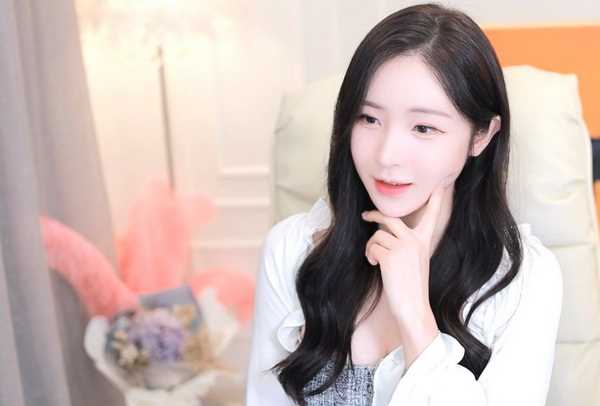 一把抓住王昭君的两只兔子