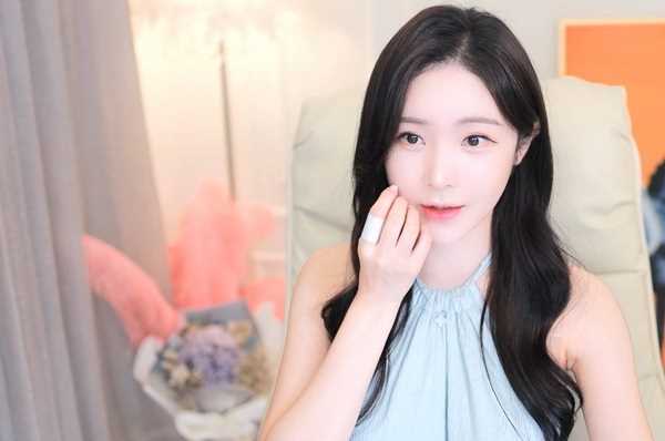 麻花豆传媒剧国产免费mv天美